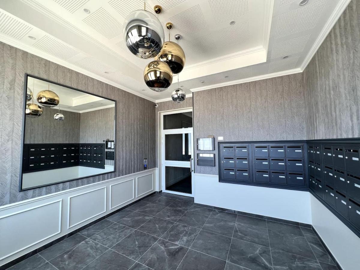 Apartmán Disneyland Minimalist Lifestyle - 5 Pax Serris Exteriér fotografie